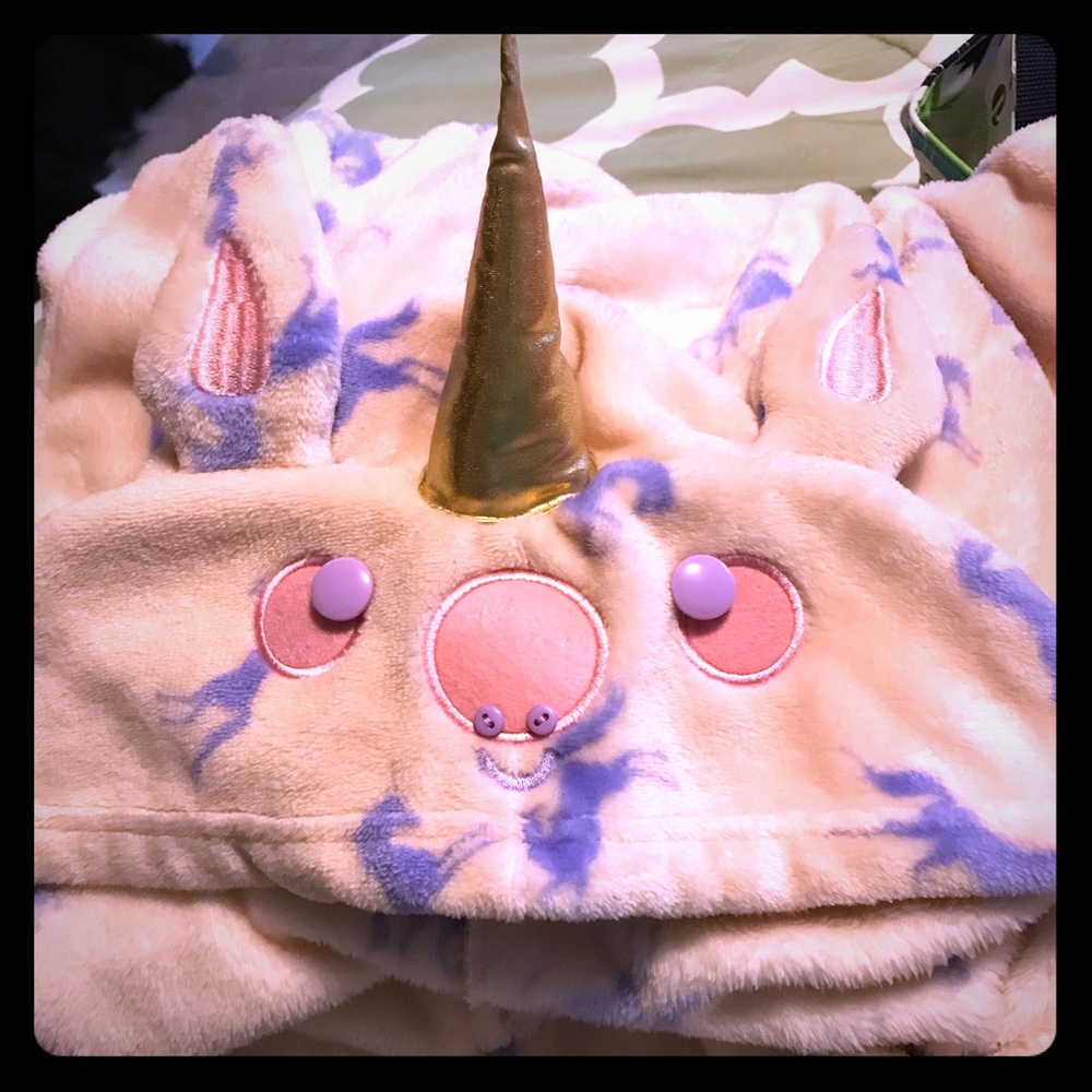 𝓤𝓷𝓲𝓬𝓸𝓻𝓷 𝓞𝓷𝓮𝓼𝓲𝓮